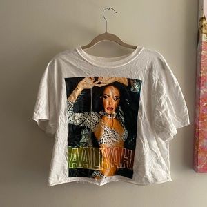 Aaliyah t shirt 💍